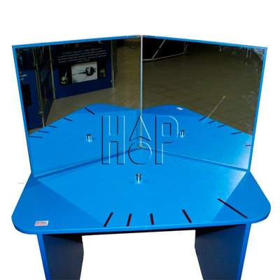 Экспонат «зеркальная книга»