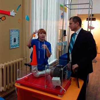 Мяч в струе воздуха (фонтан бернулли)