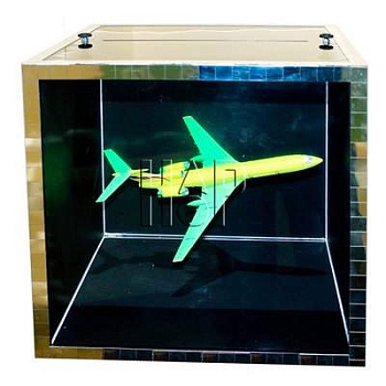 Экспонат «зеркальный куб»